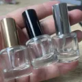 8ml square glass perfume sample bottle with spray pump, portable cosmetic atomizer. - 8ML / Gold Cylinder