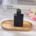 Frasco de perfume negro mate vacío recargable de vidrio con tapa dorada para viaje. - 50ml / Negro Mate