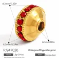 Distanziatore in acciaio inossidabile dorato con cristalli rossi, parte gioielleria da 8,3mm - Stile Perlina Tamburo Piatto Geometrico (PJ94702B)