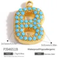 Pendente lettera B in acciaio inossidabile dorato con intarsi in turchese per gioielli - Alfabeto B (PJ94651B) / 14.5mm x 9.8mm