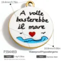 Ciondolo circolare vintage in acciaio inossidabile con cuore, onde e citazione italiana - Stile Tondo Il Mare (PJ94469)
