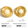 Vintage gold-plated stainless steel stud earrings with irregular resin texture - Liquid Metal Texture Geometric Style (EH12407A)