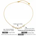 Elegante collar de acero inoxidable dorado con piedras de circón incrustadas - Estilo Circonia Geométrica Redonda y Cuadrada (XL32375G)