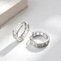Elegantes pendientes de aro en plata S925 con circonitas de talla baguette. - Plata 925 / Plateado (K1028)