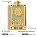 Vergulde roestvrijstalen tarot zon hanger met groen emaille en kristallen - 83 chars - De Zon (PJ94324)