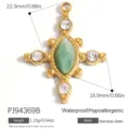 Colgante de cruz de acero inoxidable dorado con piedra verde y cristales claros - Estilo Cruz (PJ94369B) / 22.3x16.9mm / Verde
