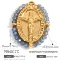 Detaillierter 18K vergoldeter Edelstahl-Kruzifix-Anhänger mit blauen Kristallperlen - 20.0x26.2mm / Kruzifix-Stil (PJ94017C)