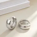 Pendientes de aro de plata de ley S925 con una textura de escamas de pez muy elegante. - Plata 925 / Oro blanco