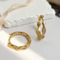 Elegante S925 Sterlingsilber Wellen-Creolen mit funkelnden kleinen Zirkonia-Steinen - 925er Silber / Gold