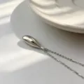 Elegante collar de plata de ley S925 con colgante de gota de agua minimalista. - Cadena de Clavícula Gota de Agua (K1004) / Plata 925 / Oro blanco