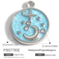 Pendicente tondo in acciaio inox con luna, stelle, smalto blu e cristalli - Pendente Rotondo Stella e Luna (PJ93778SE)