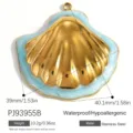 Ciondolo conchiglia in acciaio dorato e smalto blu, charm impermeabile per gioielli. - Grande Pendente Conchiglia (PJ93955B)