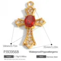 Ciondolo croce in acciaio dorato con gemma rossa ovale e accenti di cristallo trasparente - Pendente a Croce Vintage con Gemma (PJ93956B)