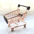 Mini carrito de compras de oro rosa cesta de almacenamiento de escritorio juguete. - Carro Pequeño / Rosa oro