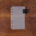 Transparante matte ringband scheidingswand met zwarte lederen penlus voor A5 size. - A6 / Plantaardig gelooid leer zwart