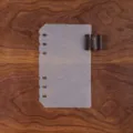 Transparante matte ringbandverdeler met lederen penhouder voor A5 A6 A7 planners. - A6 / Plantaardig Gelooid Leer Koffie