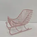 Cesta trineo de alambre de hierro rosa detalle, mini decoracion de mesa adorno navideno. - Rosa