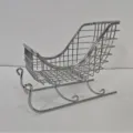 Mini cesta de trineo de Navidad de metal cromado, adorno decorativo de alambre festivo. - Plateado