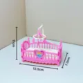 Cuna de bebé en miniatura rosa juguete de casa de muñecas con colchón y móvil 12,5x7,3x11cm - Rosa