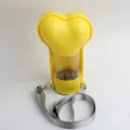 Tragbare Hunde Trinkflasche mit Gurt für unterwegs Haustier Wasserspender gelbe Knochen Form - Knochen Tragbare Wasser- und Futterflasche / Gelb