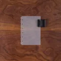 A5 A6 A7 Transparante Gematteerde PP Ringband Divider met Zwarte Leren Penlus, 6-Gaats - A7 / Plantaardig gelooid leer zwart