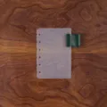 PP mat losbladig scheidingsblad met groen lederen penhouder voor A5 A6 A7 ringband planner. - A7 / Plantaardig Gelooid Leer Groen