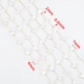 Detailed view of 304 stainless steel chain with white shell hearts and pearls accessory - 1 Meter Pack / Gold-White Heart