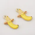 Charmants pendentifs banane dessin animé avec chapeau pour création bijoux DIY - Banane (DZ4903)