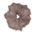 Dettaglio dell'elastico in organza a fiori con bordi di perline scintillanti eleganti - Rosa