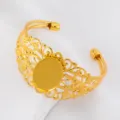 Goldener filigraner Spitzenblumen-Armreif-Basis mit ovaler Cabochon-Fassung für DIY - 1 Stück / 17x24mm / Gold