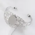 Vintage silberne Spitzenblumen Armreif Basis mit ovaler Cabochon Fassung Schmuck - 1 Stück / 17x24mm / Weiß K/Silber