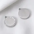 DIY 304 roestvrijstalen ronde en geschulpte hangerbladen voor het maken van sieraden - Gekartelde Ronde Stijl / 5 Stuks/Verpakking (15.4x17.7mm) / Staalkleur