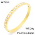 Gouden roestvrijstalen armband met kristallen hartjes en baguette stenen, 6mm breed. - Geometrisch Hart Rechthoekige Zirkonia
