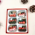 Set de seis adornos navideños de tren de madera presentados en una caja de regalo roja - Colgante de Cabeza de Tren de Navidad / Juego de 6 / Multicolor
