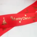 Macro cinta roja de Navidad con texto Feliz Navidad y árboles estampados en oro. - Estilo Árbol de Navidad Rojo (DD4067) / 2.5cm Ancho 20 Yardas