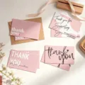 Juego de 50 tarjetas de agradecimiento rosas con sobres para regalos y negocios. - Estilo Artístico Rosa (DD4060) / 50 Hojas