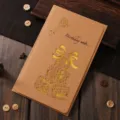Tarjeta de cumpleaños creativa de papel kraft con diseño de pastel troquelado y sobre - Pastel Amarillo (S316)