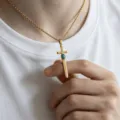 Edelstahl Gold Schwert Halskette mit blauem Türkis Stein Anhänger für Herren Damen - Herrenhalsketten mit Schwert-Anhänger / Gold