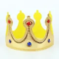 Eleganter goldener Kinderparty-Krone mit roten und blauen künstlichen Edelsteinen - Goldene Königskrone
