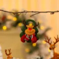 Mooie handgemaakte pluche rendier kerstboomversiering met een feestelijke rode sjaal - Rood-Groene Boomvorm Stijl (Rendier)