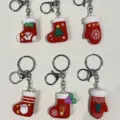 Detaillierte Sammlung von bunten Weihnachtsstrümpfen und Fäustlingen Silikon Schlüsselanhänger - Weihnachtsstrumpf und Handschuh Zubehör Gruppe (Set 5)
