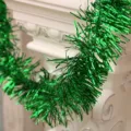 Glänzende grüne Weihnachtsgirlande für Baum- und Hausdekoration - Grün