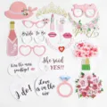Foto Requisiten für den Junggesellinnenabschied mit Goldfolie und rosa Motiven - Rosa Hut Hochzeit Stil