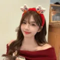 Rotes Plüsch-Löwentanz-Stirnband mit traditionellen festlichen Augen für Neujahrs-Styling - Weißes Gesicht Löwe Kugel Roter Haarreif
