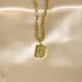 Goldene Edelstahl Initialen P Anhänger Halskette mit Figaro Kette Schmuck für Damen - Buchstabe P / Gold