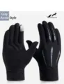 Vista dettagliata di guanti da ciclismo lunghi con dita touch e frecce riflettenti decorative. - Guanti artiglio di mostro - Grigio