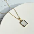 Goldene rechteckige Perlmutt Muschel Buchstabe A Anhänger Schlüsselbein Halskette Mode - Buchstabe A