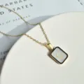 Titanium Stahl quadratisch Buchstabe G Muschel Anhänger Halskette, goldene Kette Damen. - Buchstabe G