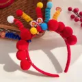 Roter chinesischer Löwentanz-Haarreif für Mädchen mit bunten Pompons und Fu-Zeichen - Einheitsgröße / Pompon Chenille Haarreif [Leuchtend]