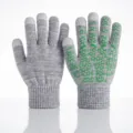 Guanti invernali in maglia grigia con palmi in silicone antiscivolo verdi, compatibili touch. - Taglia unica / Grigio Chiaro da Donna